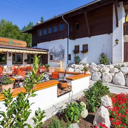 Alpenhotel Bergzauber Otel